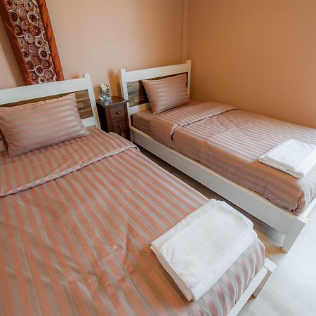 Full House Hotel Bangkok Room photo